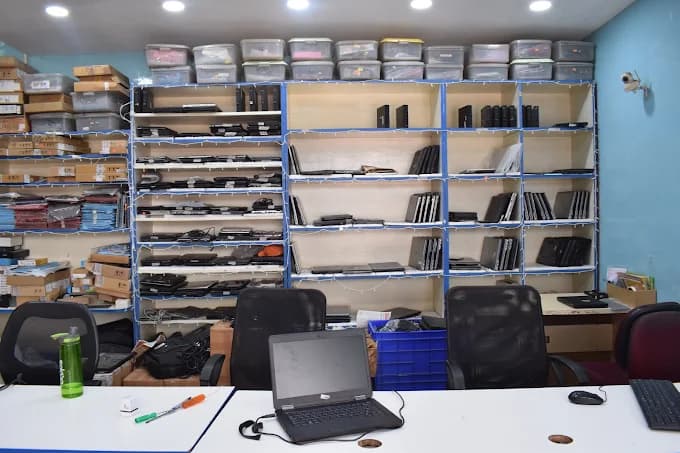 Vision Laptops store photo 2